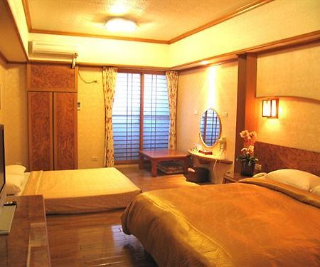 Sin Fu Business Hotel Taichung Buitenkant foto