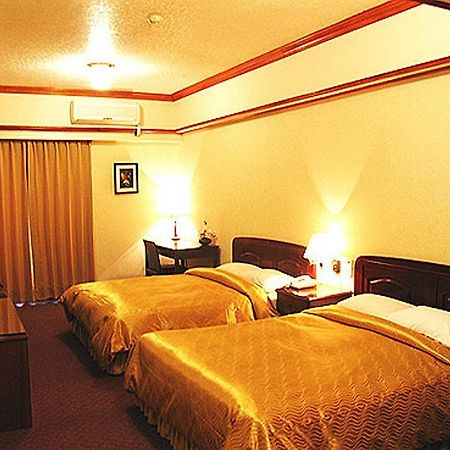 Sin Fu Business Hotel Taichung Buitenkant foto