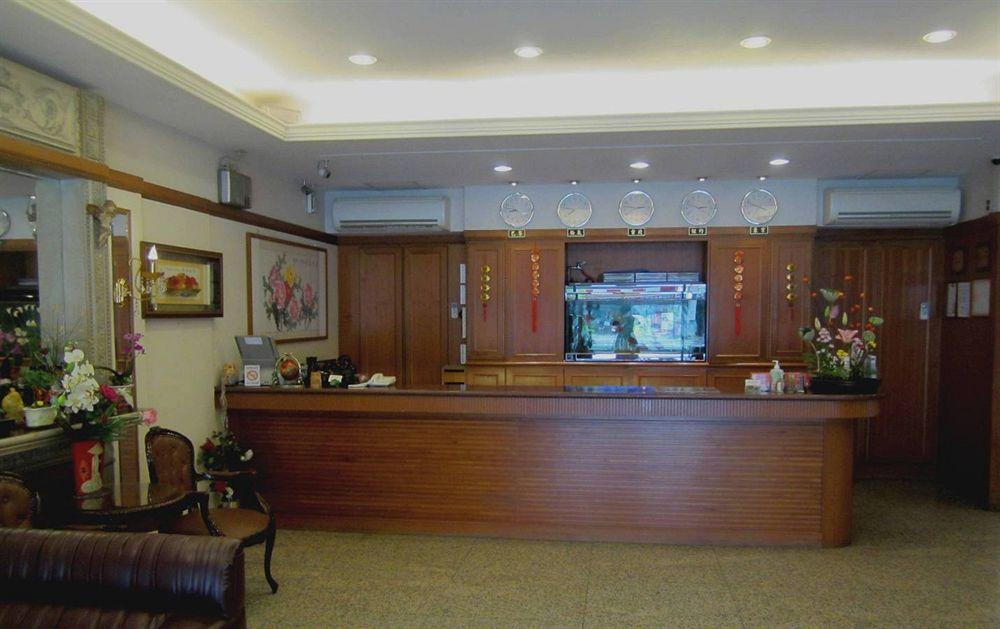 Sin Fu Business Hotel Taichung Buitenkant foto