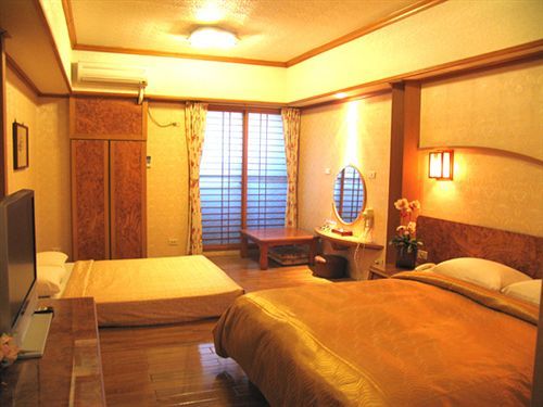 Sin Fu Business Hotel Taichung Buitenkant foto