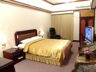 Sin Fu Business Hotel Taichung Buitenkant foto